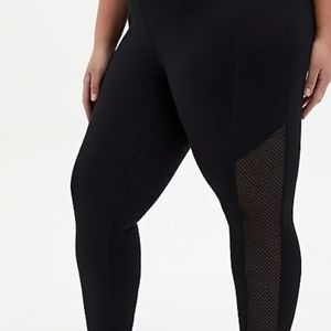 BLACK MESH SIDE WICKING ACTIVE LEGGING WITH POCKETS